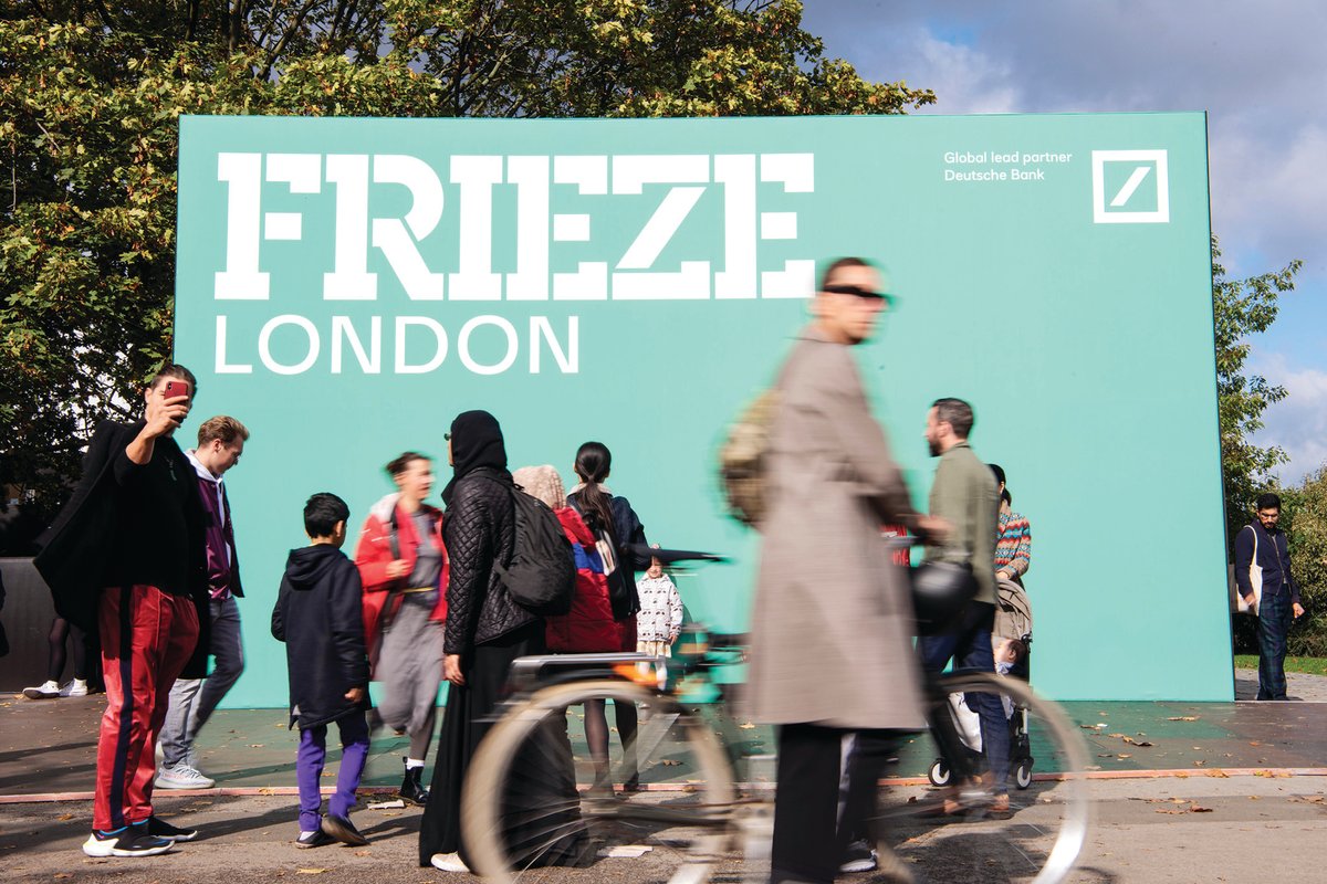 Frieze London and Frieze Masters will not look too different to normal this year, but masks will be mandatory for all visitors and exhibitors, plus everyone will have to provide proof of vaccination or a negative Covid-19 test in order to gain entry to the events. Photo © Linda Nylind, Courtesy Frieze