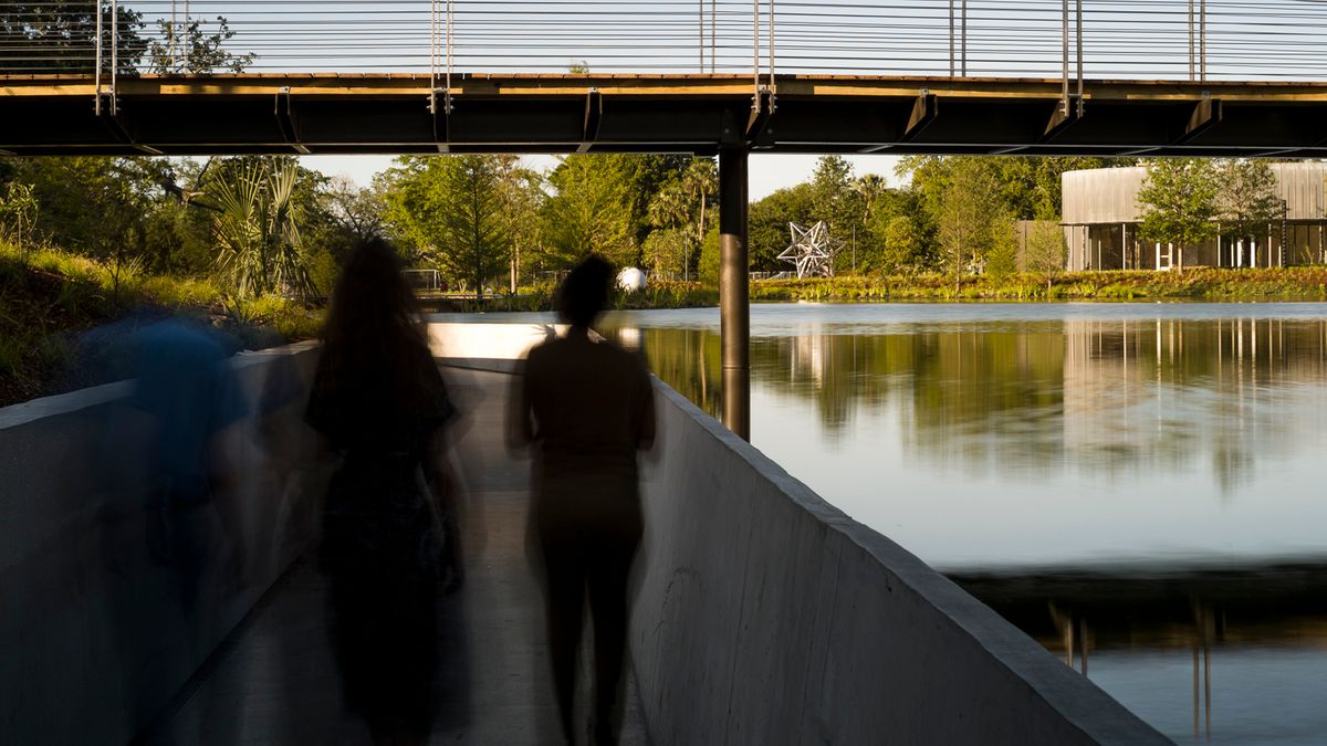 Frank Stella's Alu Truss Star (2016) and the Sculpture Pavilion in the distance, as seen from one of the walkways Photo: Richard Sexton