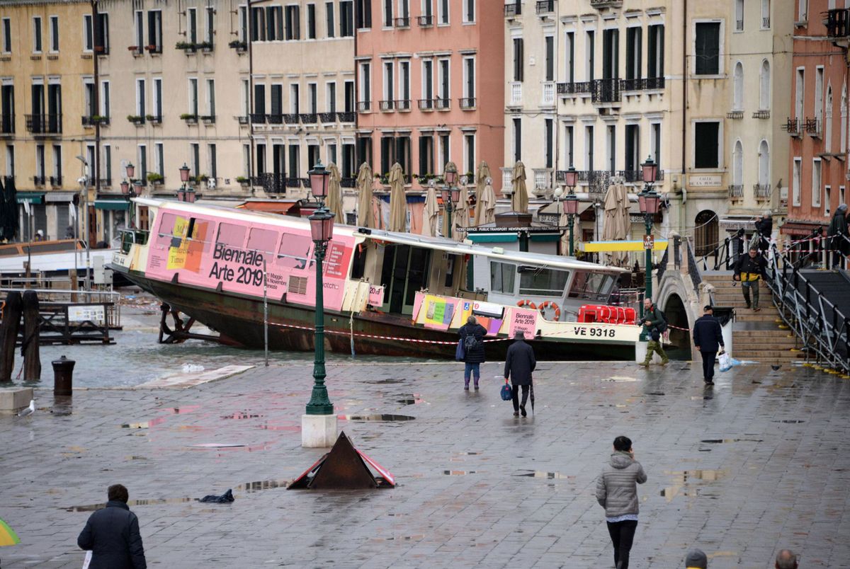 The flooding and 100km wind lifted boats into the alleyways © 2019 Shutterstock