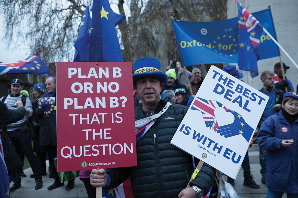 People call for a second vote on Brexit outside parliament © David Owens