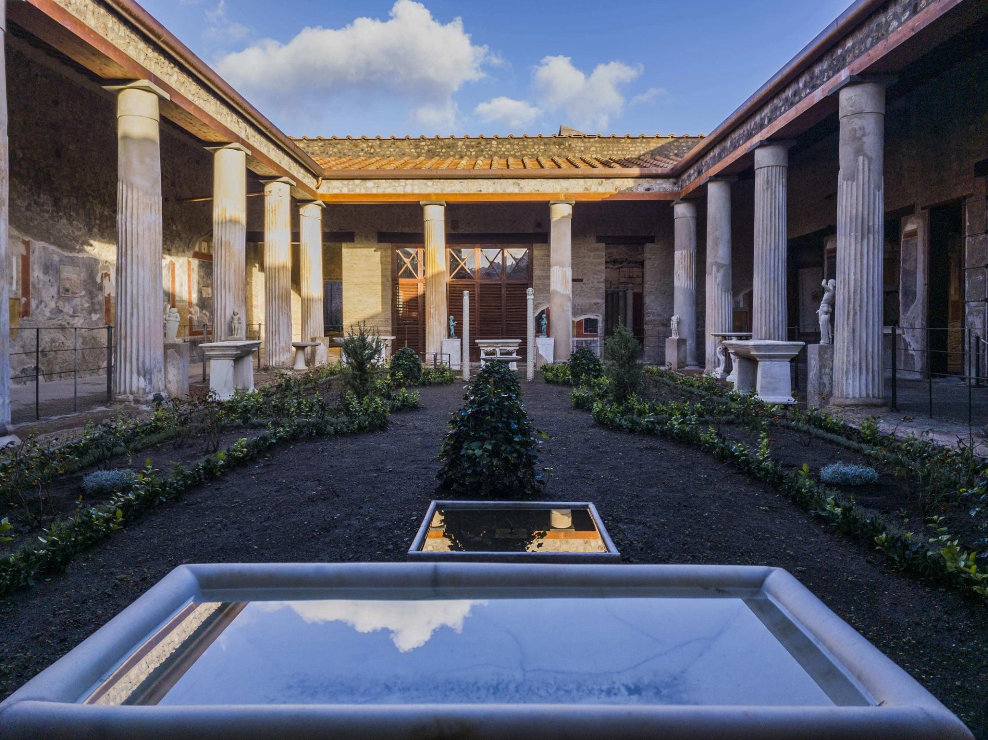 Ancient Rome Rooof Ancient Pompeii site installs 'invisible' solar panels that look like ...