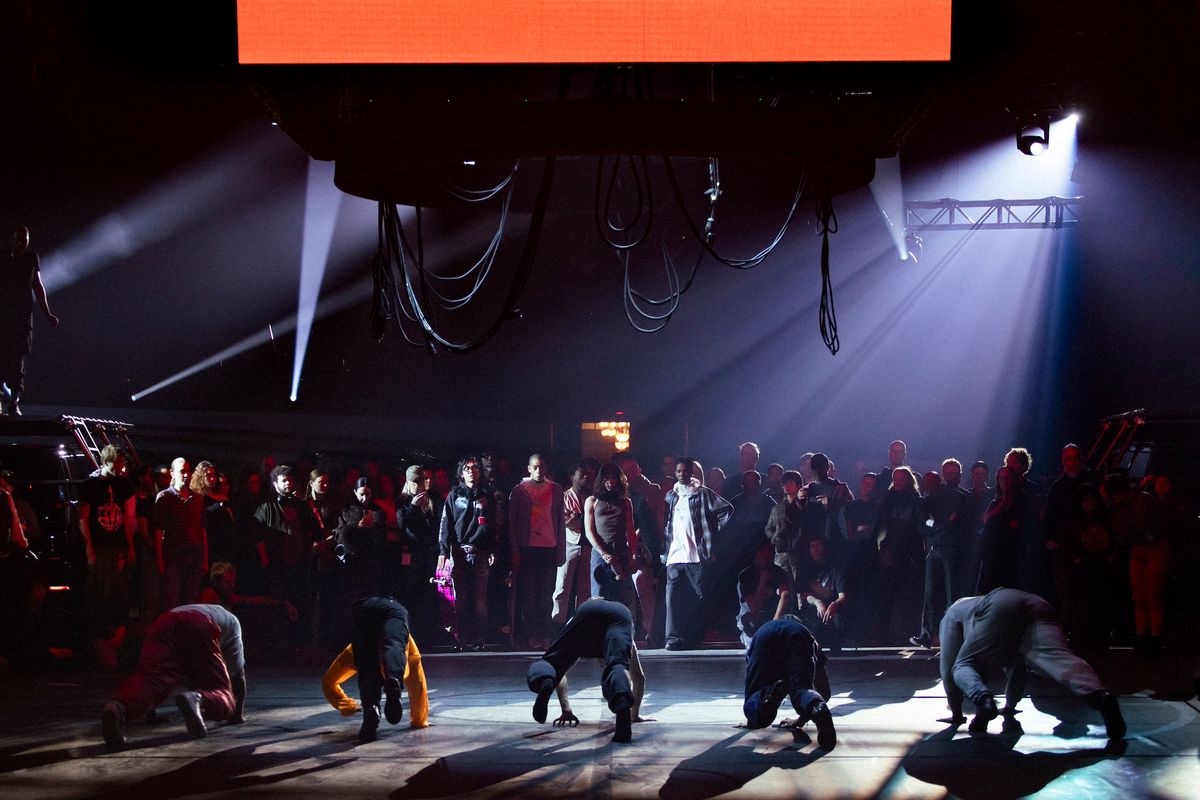 Anne Imhof’s DOOM at Park Avenue Armory. Photo: Nadine Fraczkowski. Courtesy the artist, Galerie Buchholz, Sprüth Magers, and Park Avenue Armory.