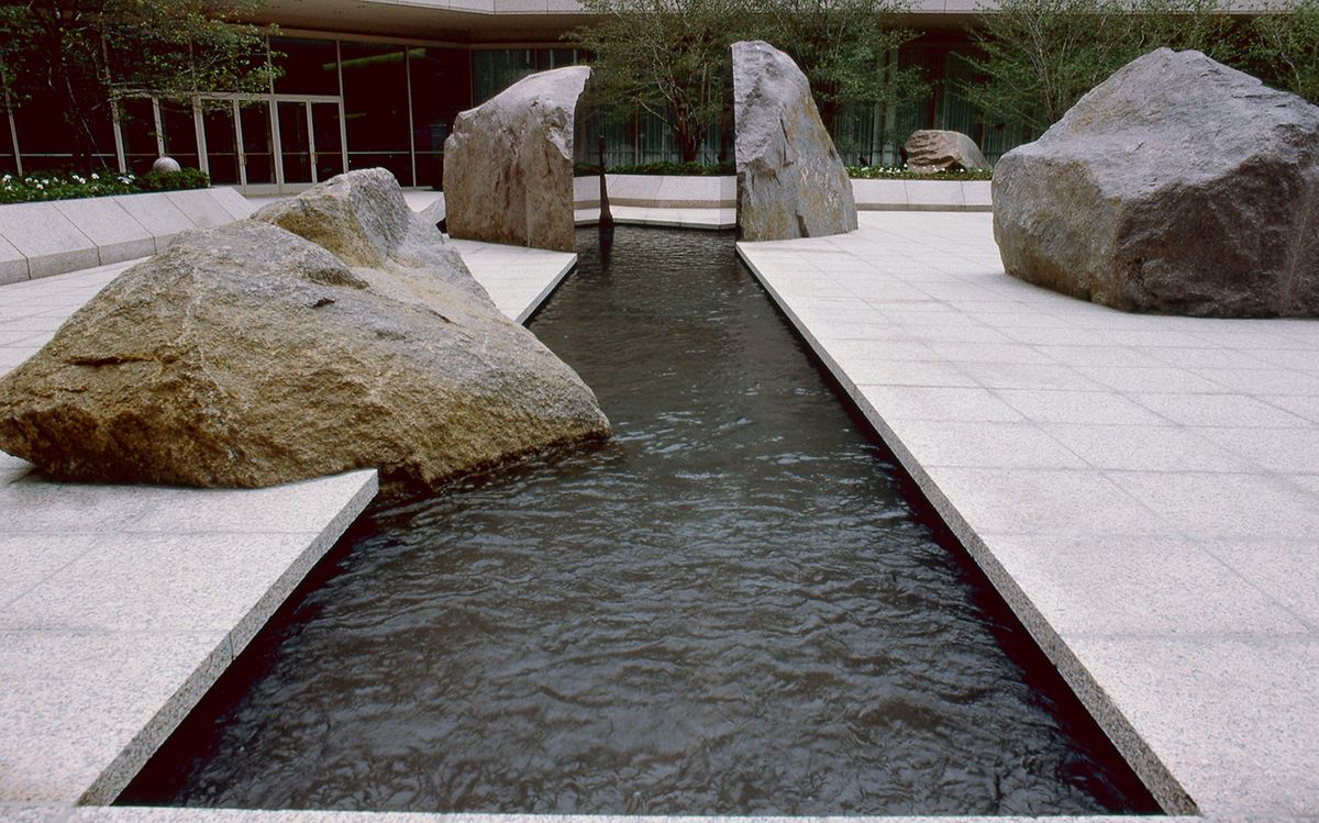 Marabar, a 1984 installation by Elyn Zimmerman on the National Geographic Society campus in Washington © Elyn Zimmerman, courtesy of the Cultural Landscape Foundation