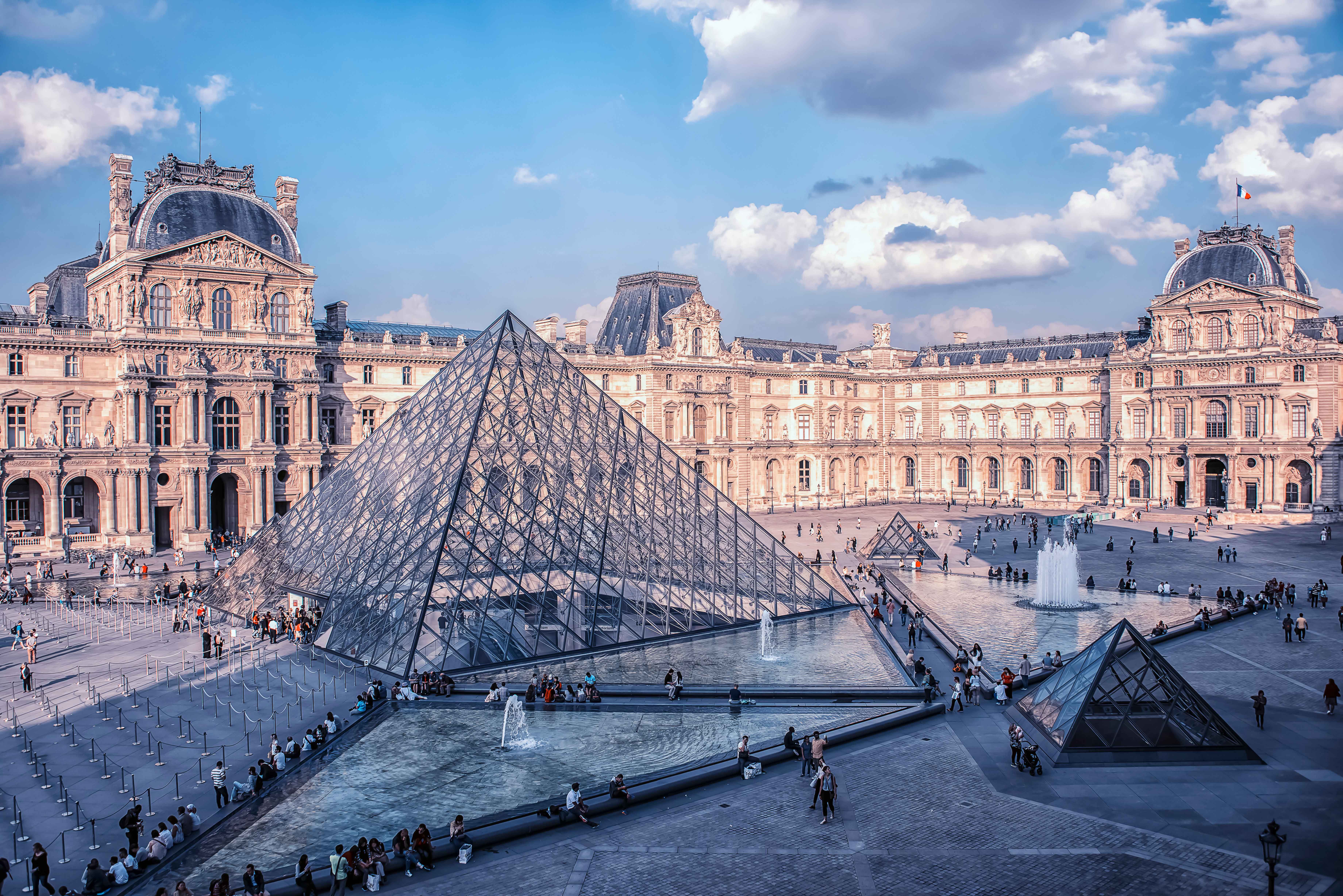 Arrests made over alleged €10m Louvre ticket scam – The Art Newspaper