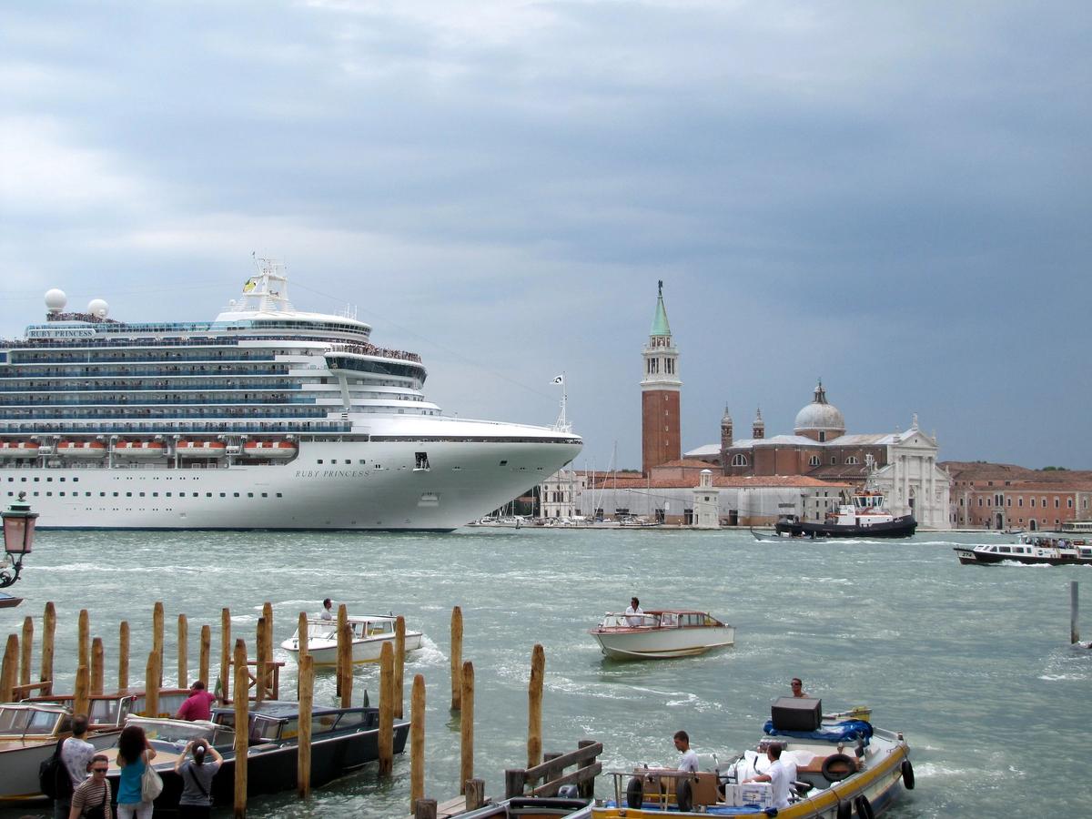 Cruise ships were banned in Venetian ports this month © Flickr / Dan Davidson