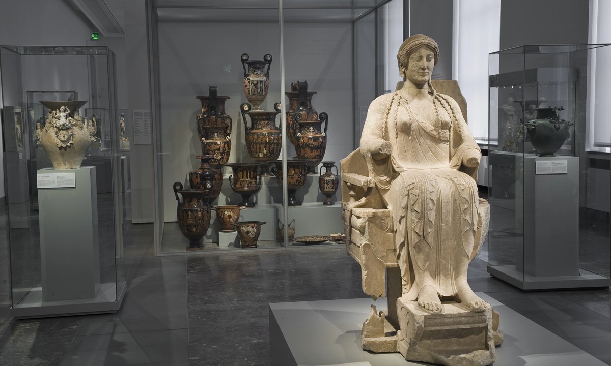 Germany returns looted antiquities in Berlin’s Altes Museum to Italy Germany returns looted antiquities in Berlin’s Altes Museum to Italy