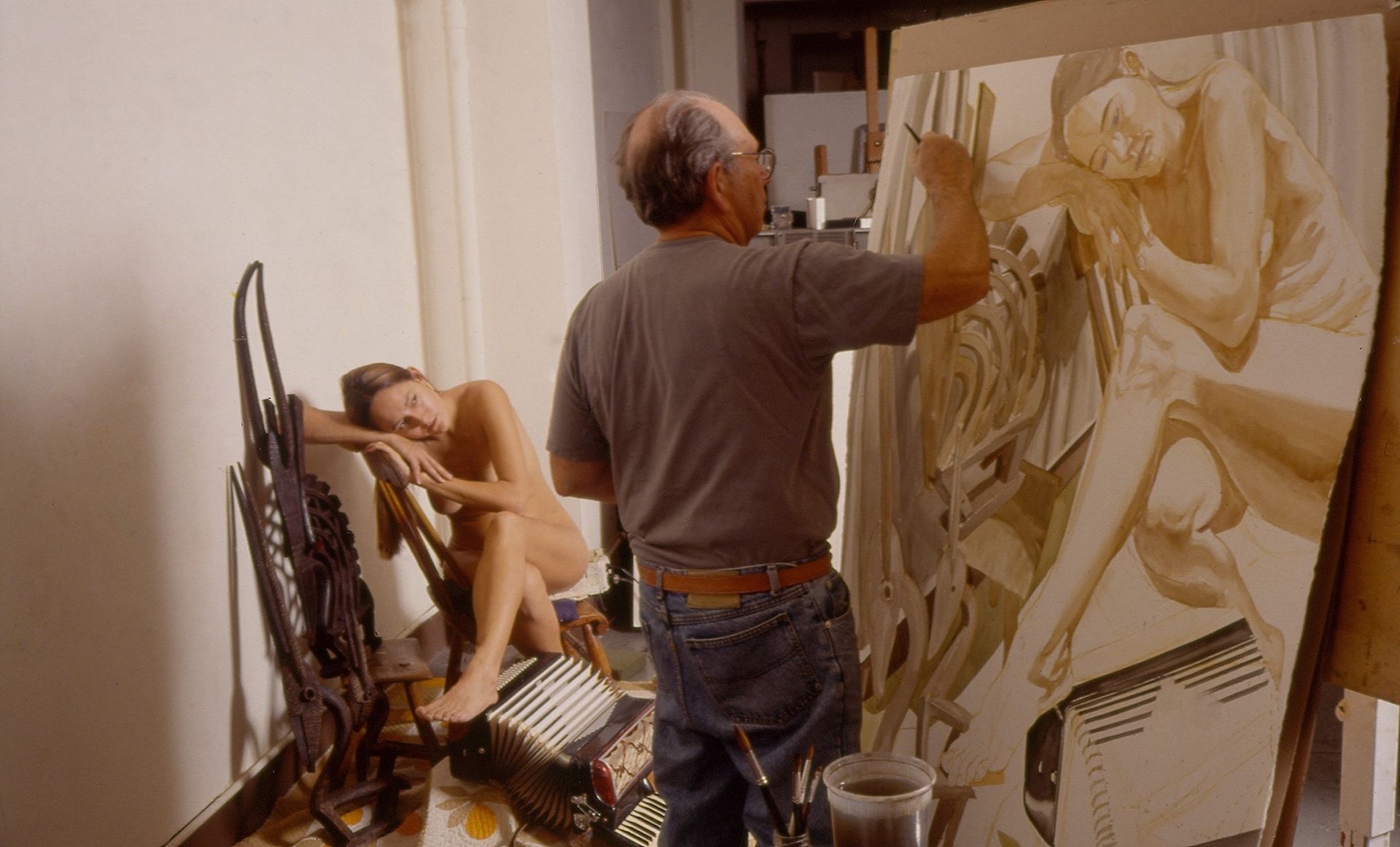 Philip Pearlstein painting a model in his studio in 1993 Jerry Thompson, courtesy Betty Cuningham Gallery