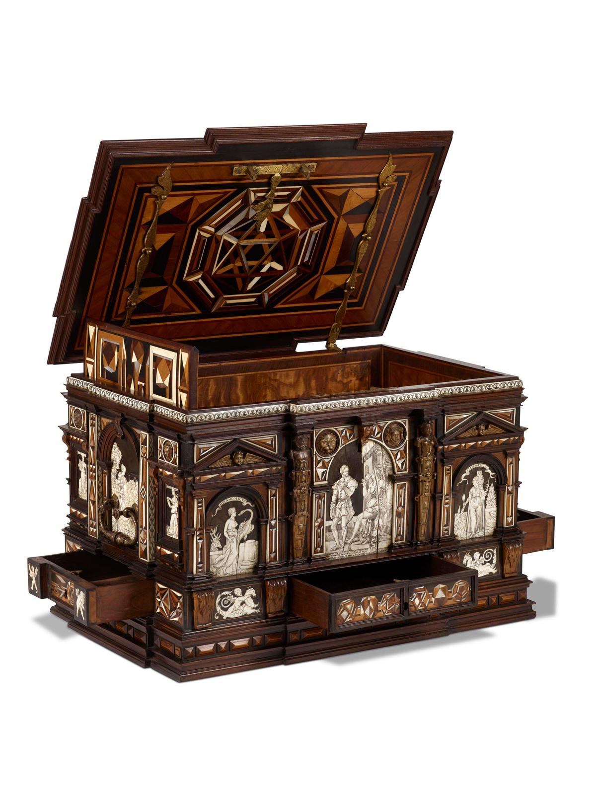National Museums Scotland and the Victoria and Albert Museum have declined to buy the German Renaissance casket © Trinity Fine Art