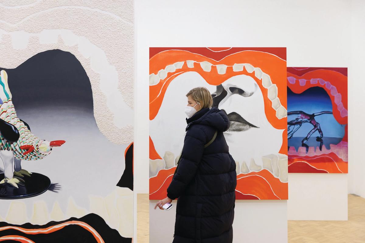 “Epiglottal perspectives”: Katz’s sequence of “mouth paintings”, featuring diverse images framed within open mouths,based on an André Derain woodcut
Photo: Rob Harris