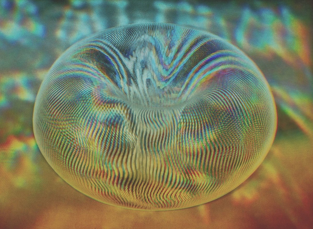 Deana Lawson, Torus, 2021 (exhibition copy 2023), featured in Sculpting with Light: Contemporary Artists and Holography at the J. Paul Getty Museum Courtesy of the artist, Gagosian, New York, and David Kordansky Gallery, Los Angeles. © Deana Lawson. Photo: Matthew Schreiber.