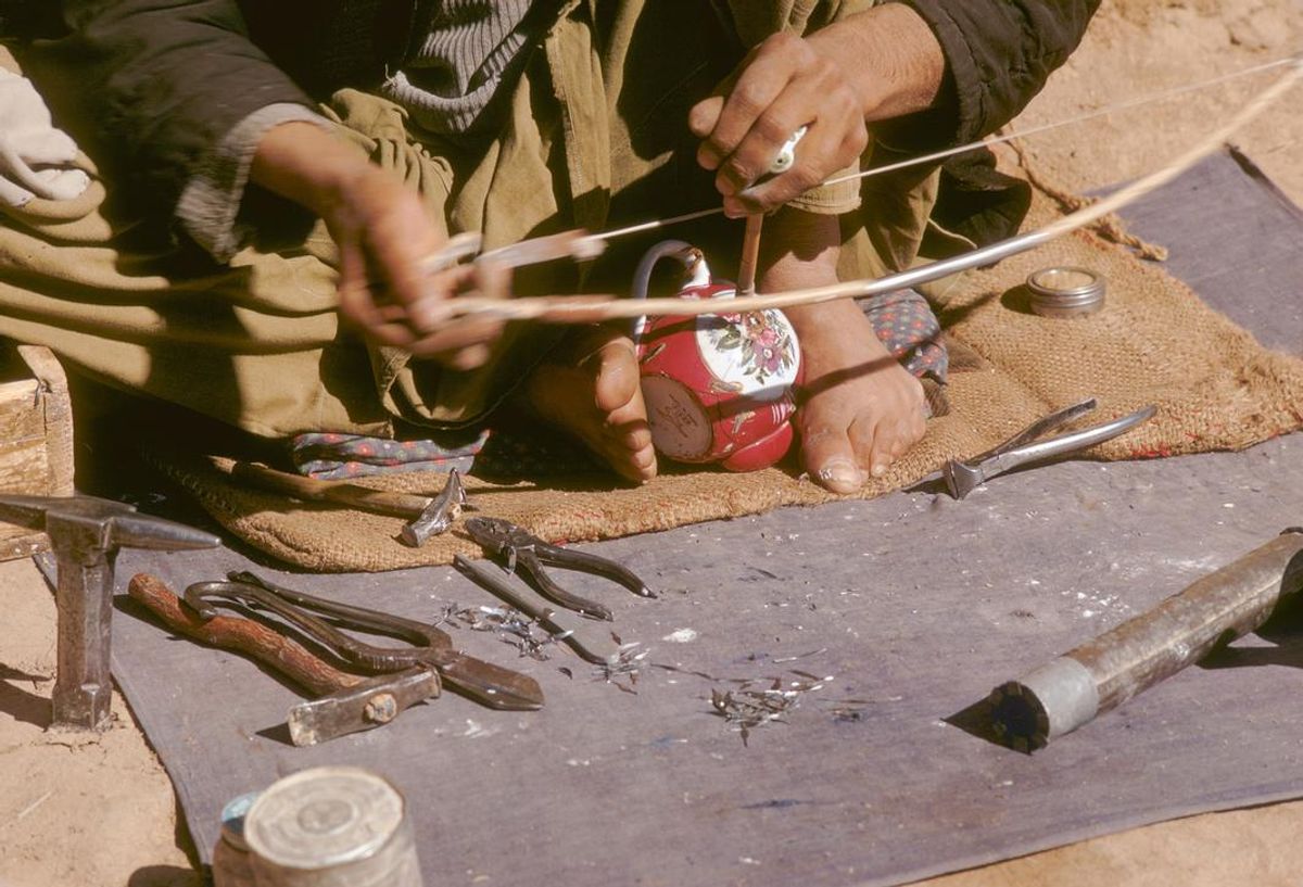 A patragar at work in Afghanistan in 1968. Photo: © Roland and Sabrina Michaud / akg-images