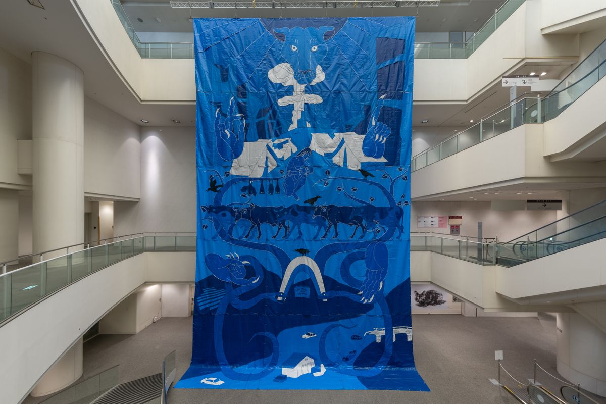 Kubo Hiroko's The Lion with Four Blue Hands (2025) ©︎ Aichi Triennale Organizing Committee Photo: ToLoLo studio