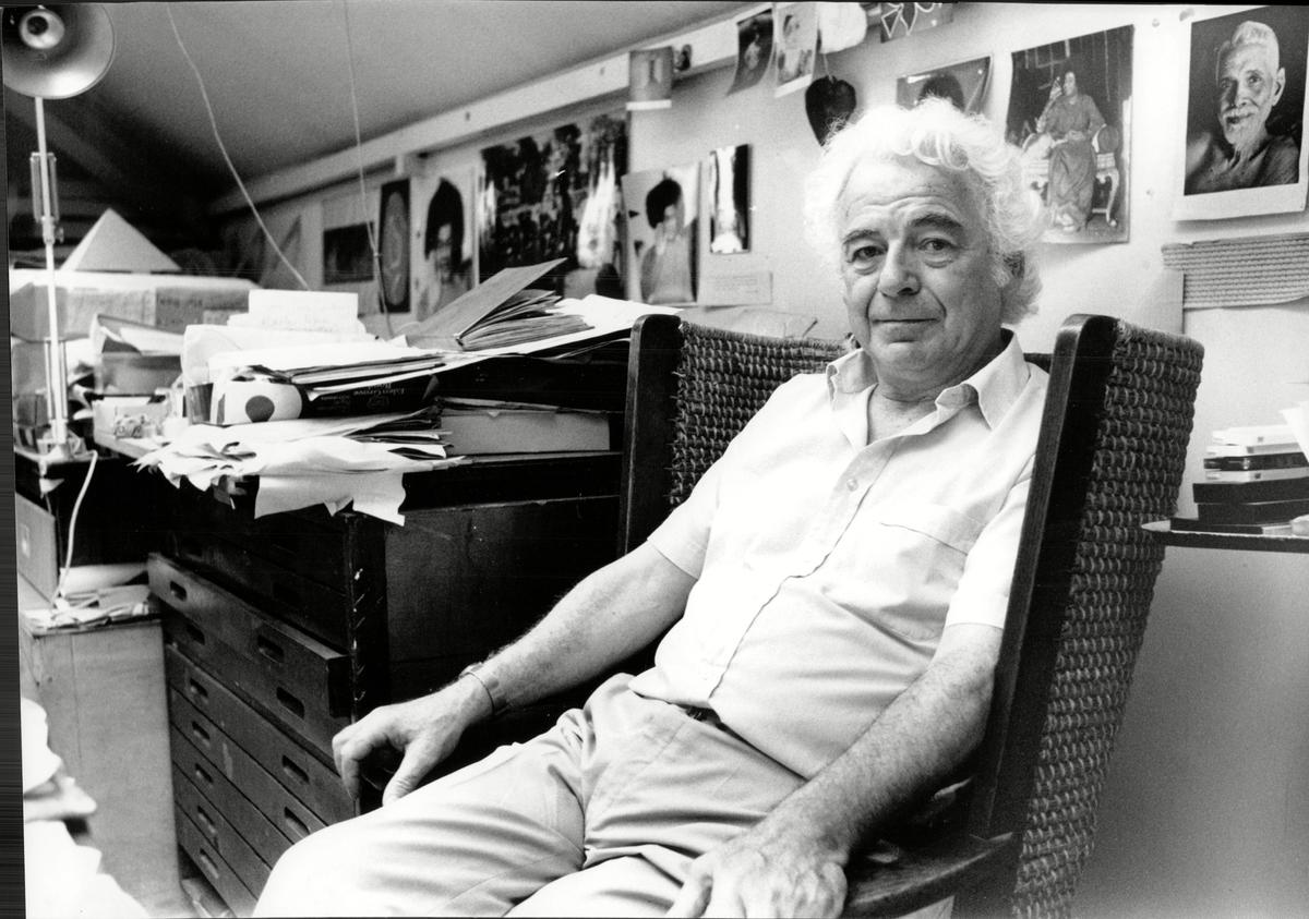 Benjamin Creme in his London studio in 1989. Steve Bent/ANL/Shutterstock