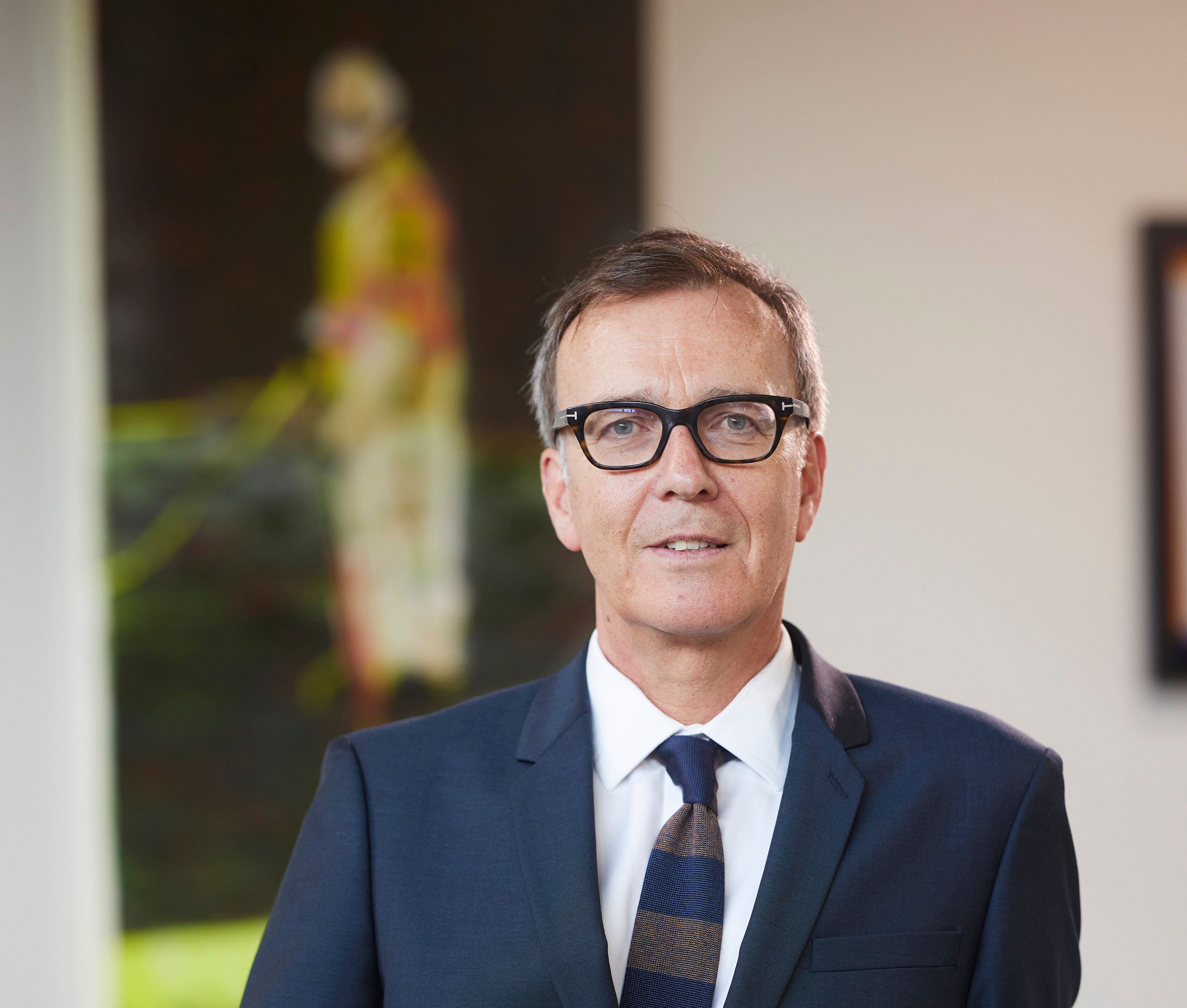 Head of London's Royal College of Art, Paul Thompson, to step down