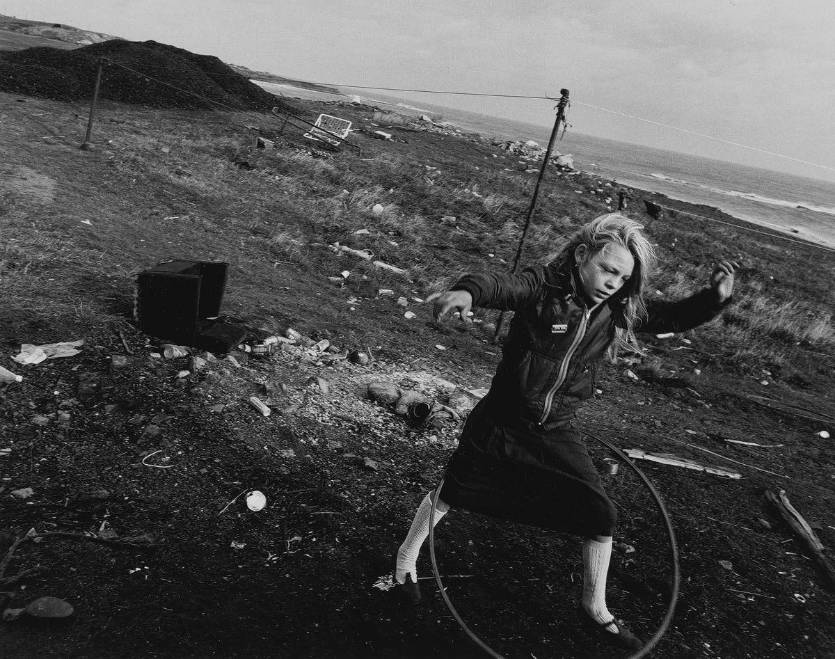 Christopher Killip's Helen and her Hula-hoop, Seacoal Camp, Lynemouth, Northumberland (1984) is part of the Hyman Collection's donation Yale Center for British Art, Gift of The Hyman Collection, London (Claire and James Hyman), © Christopher Killip 2018