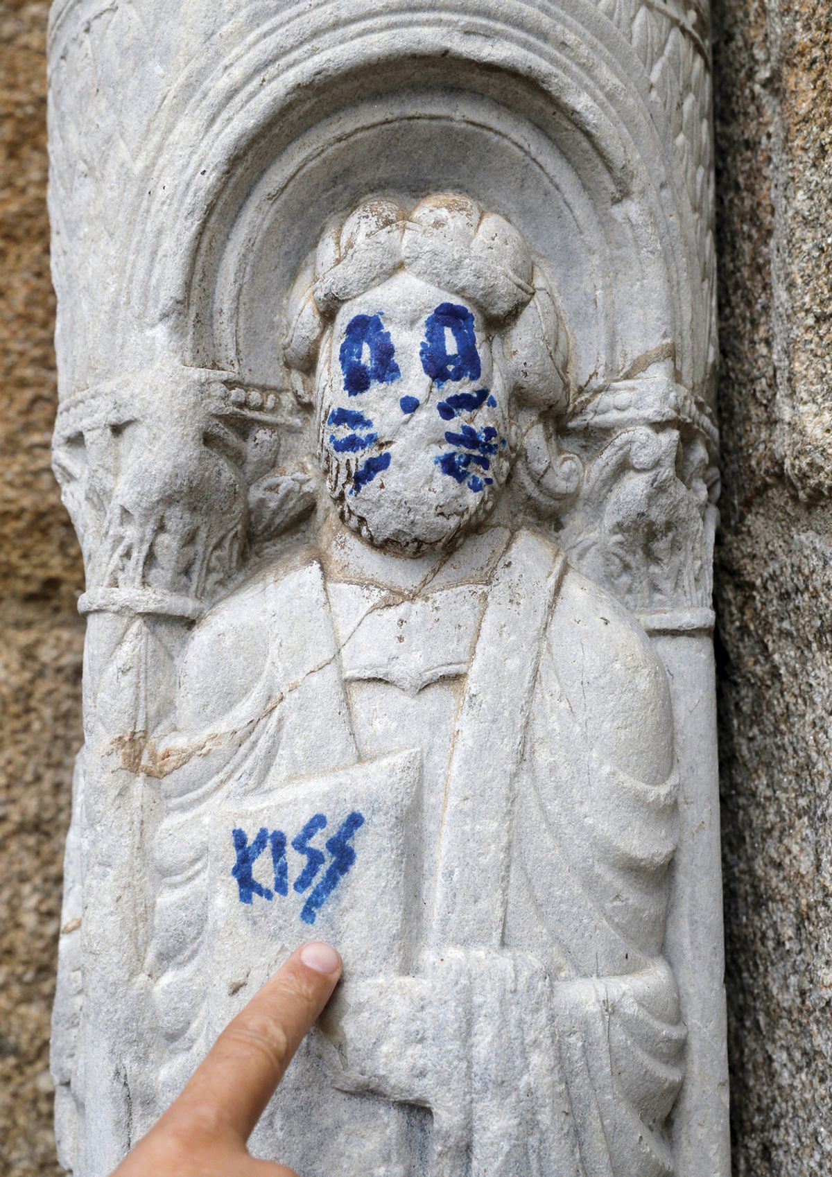 The statue in Santiago de Compostela was newly restored Photo: © Lavandeira jr/EPA-EFE/REX/Shutterstock