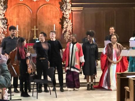  Art crowd attends Piccadilly church for Rachel Jones’s new opera piece 