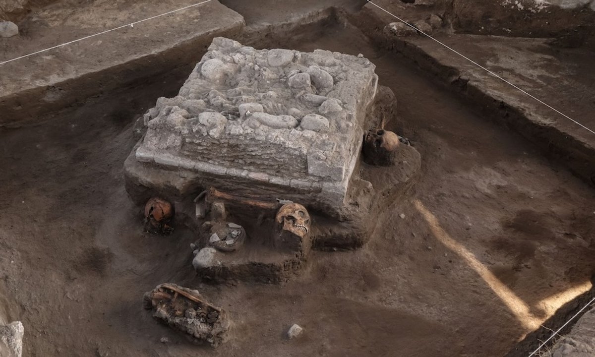 1,000-year-old Toltec altar with four human skulls found along new railroad line in Mexico