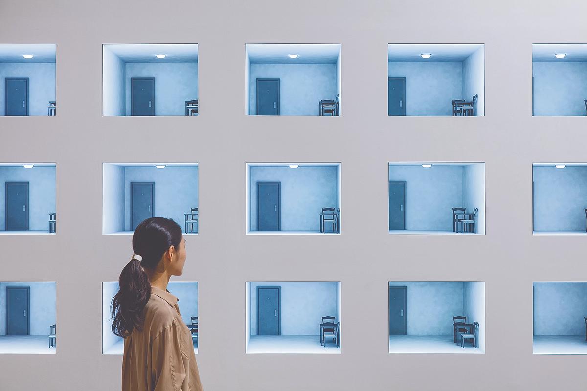 Argentine artist Leandro Erlich’s installation The Room (2006-18), on view at the Pérez Art Museum Miami, is a critique of government surveillance. Courtesy of Mori Art Museum. Photo: Hasegawa Kenta