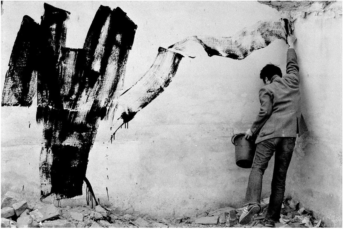The New Measurement Group member Wang Luyan’s Abstract of Ruins from a performance on 1 May, 1988, at the Huangsi demolition site, Beijing Photo: Wang Luyan