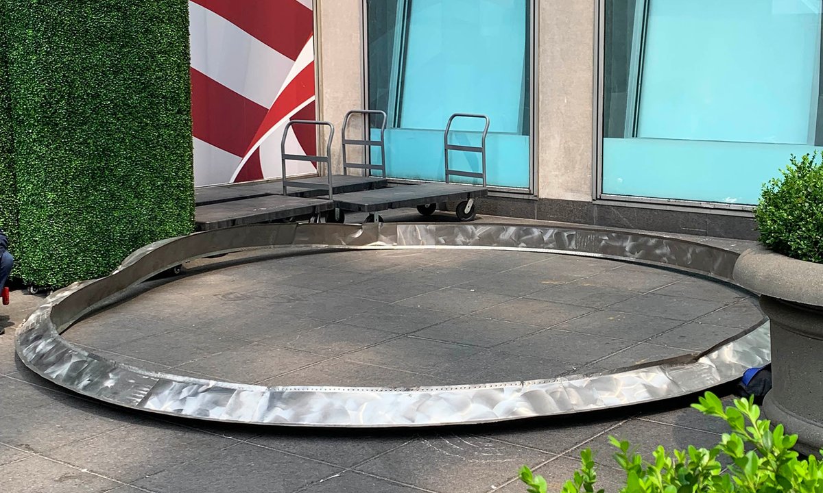 George Rickey sculpture partially collapses in Midtown Manhattan George Rickey sculpture partially collapses in Midtown Manhattan