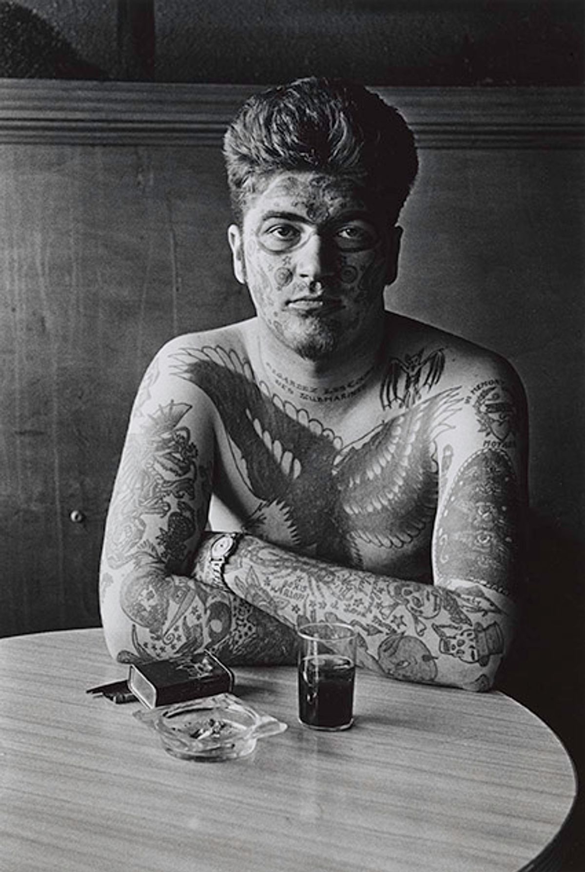 Diane Arbus's Jack Dracula at a bar, New London, Conn. (1961) Courtesy The Metropolitan Museum of Art, New York/ Copyright © The Estate of Diane Arbus, LLC. All Rights Reserved