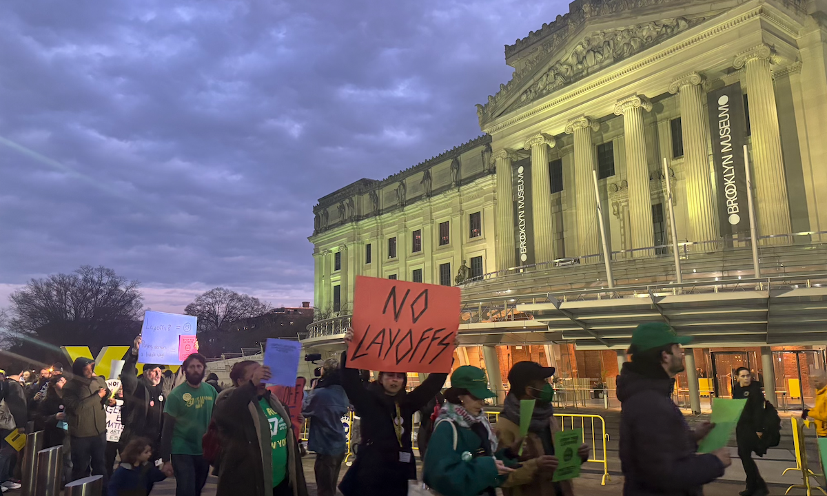 Brooklyn Museum workers protest mass layoffs and alleged union-contract breaches – The Art Newspaper Brooklyn Museum workers protest mass layoffs and alleged union-contract breaches – The Art Newspaper