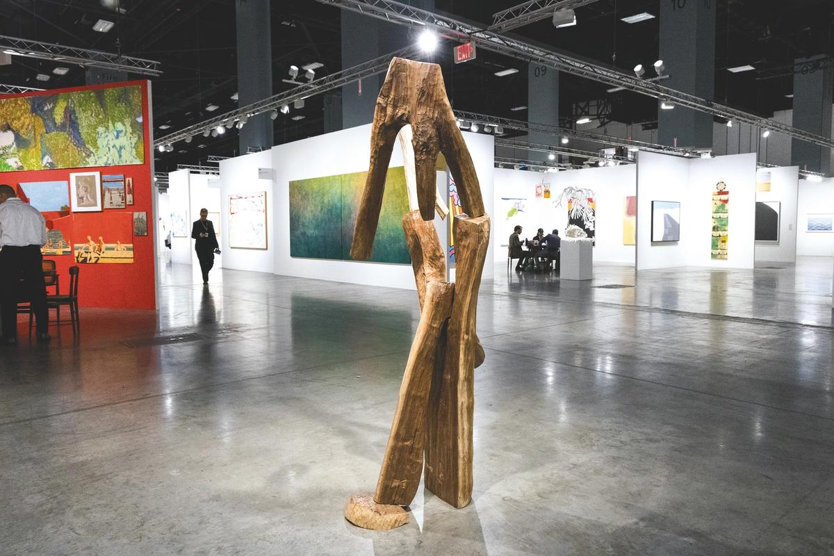 Thaddeus Mosley, Oval Continuity (2017)
Liliana Mora