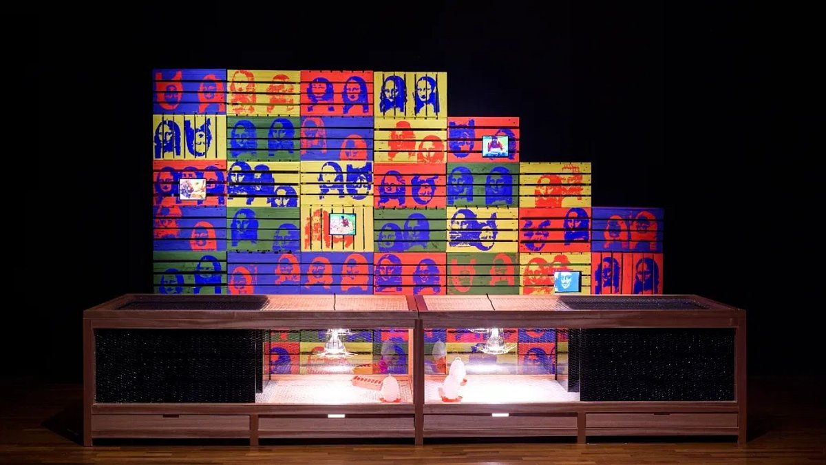 How to Explain Art to a Bangkok Cock (1985), Apinan Poshyananda,
courtesy National Gallery Singapore