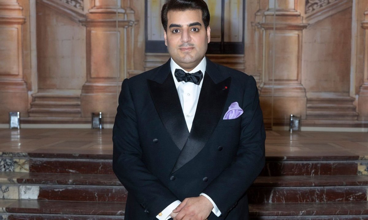 French court cancels 2.8m sale of Chinese vase after eight-year wrangle over date