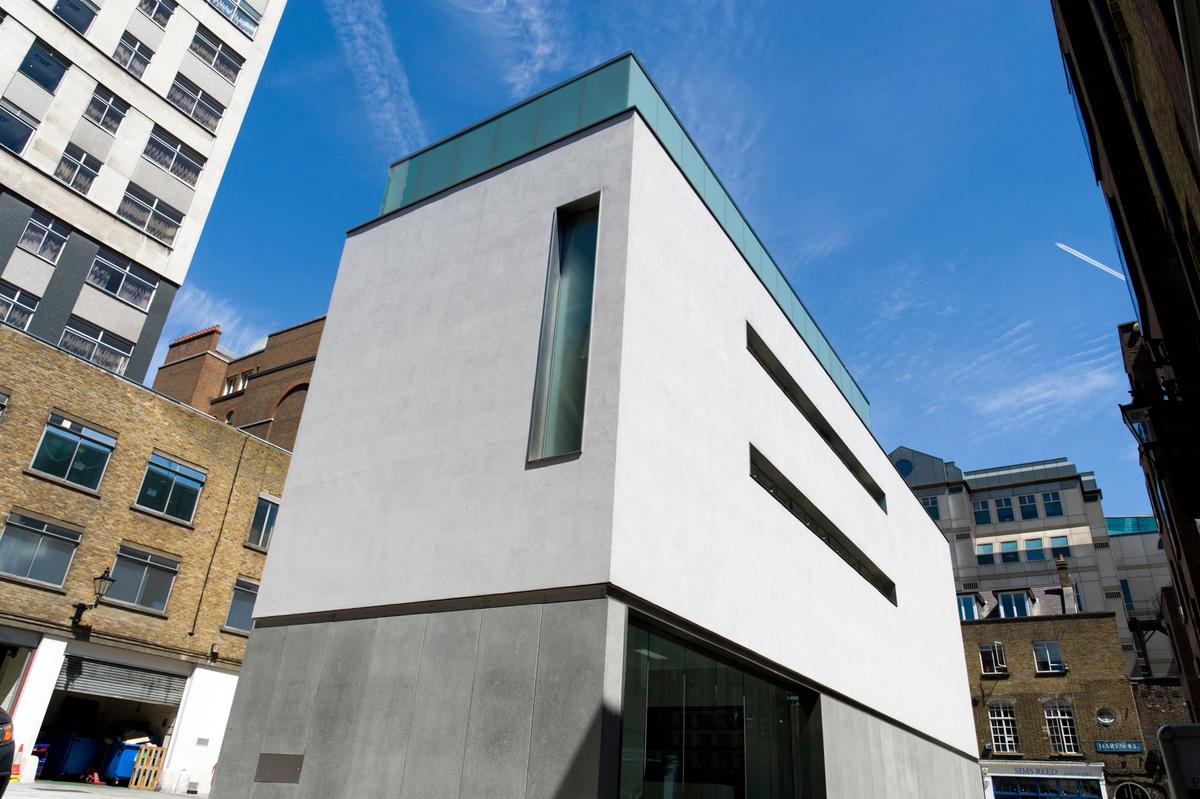 White Cube Gallery in Mason's Yard, London © Alex Segre / Alamy Stock Photo