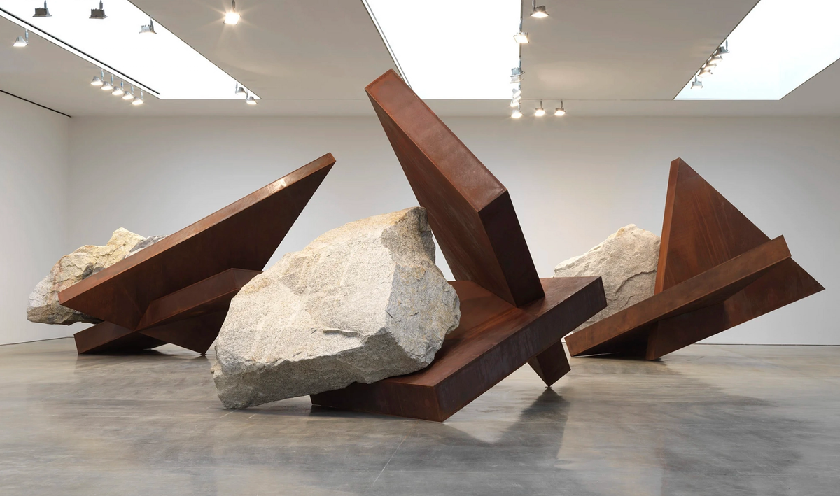 Michael Heizer at Gagosian, installation view, 2022. © Michael Heizer. Rob McKeever. Courtesy Gagosian.