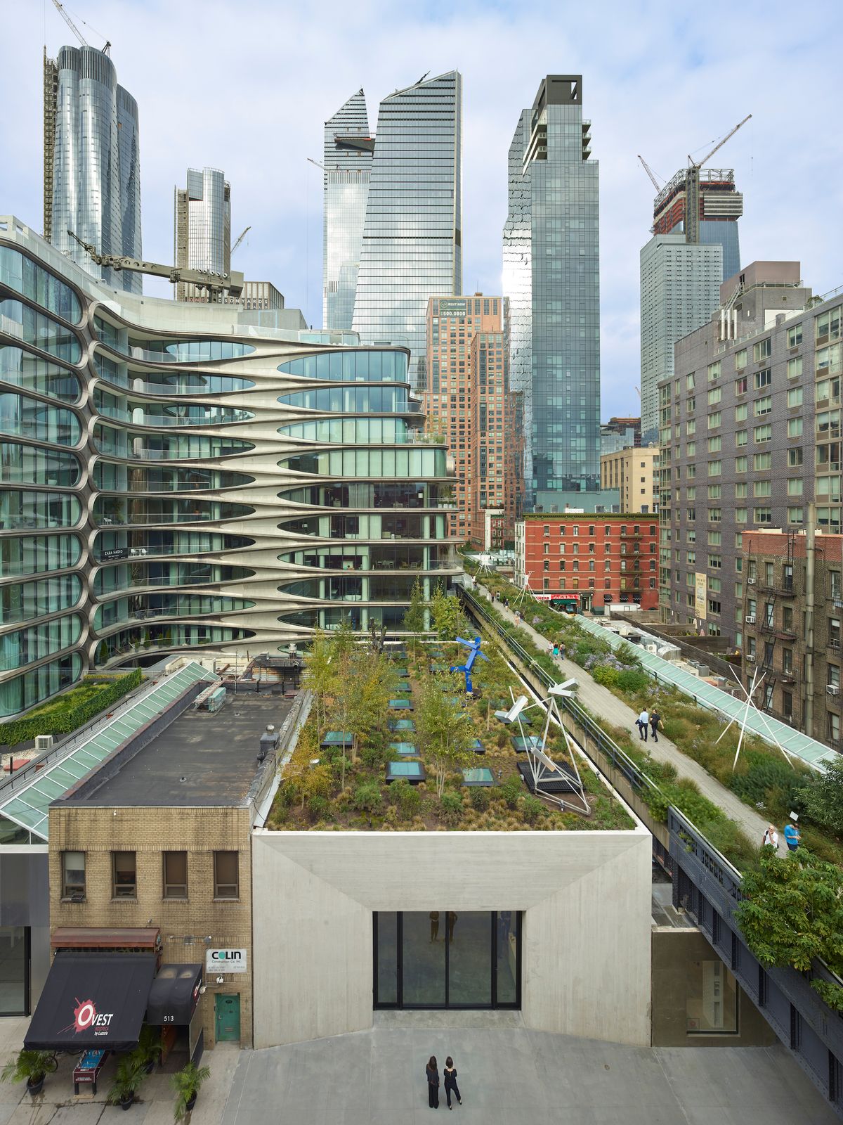 Aerial view of Kasmin's flagship location and rooftop sculpture garden, which is being expanded by more than 4,000 sq ft Roland Halbe