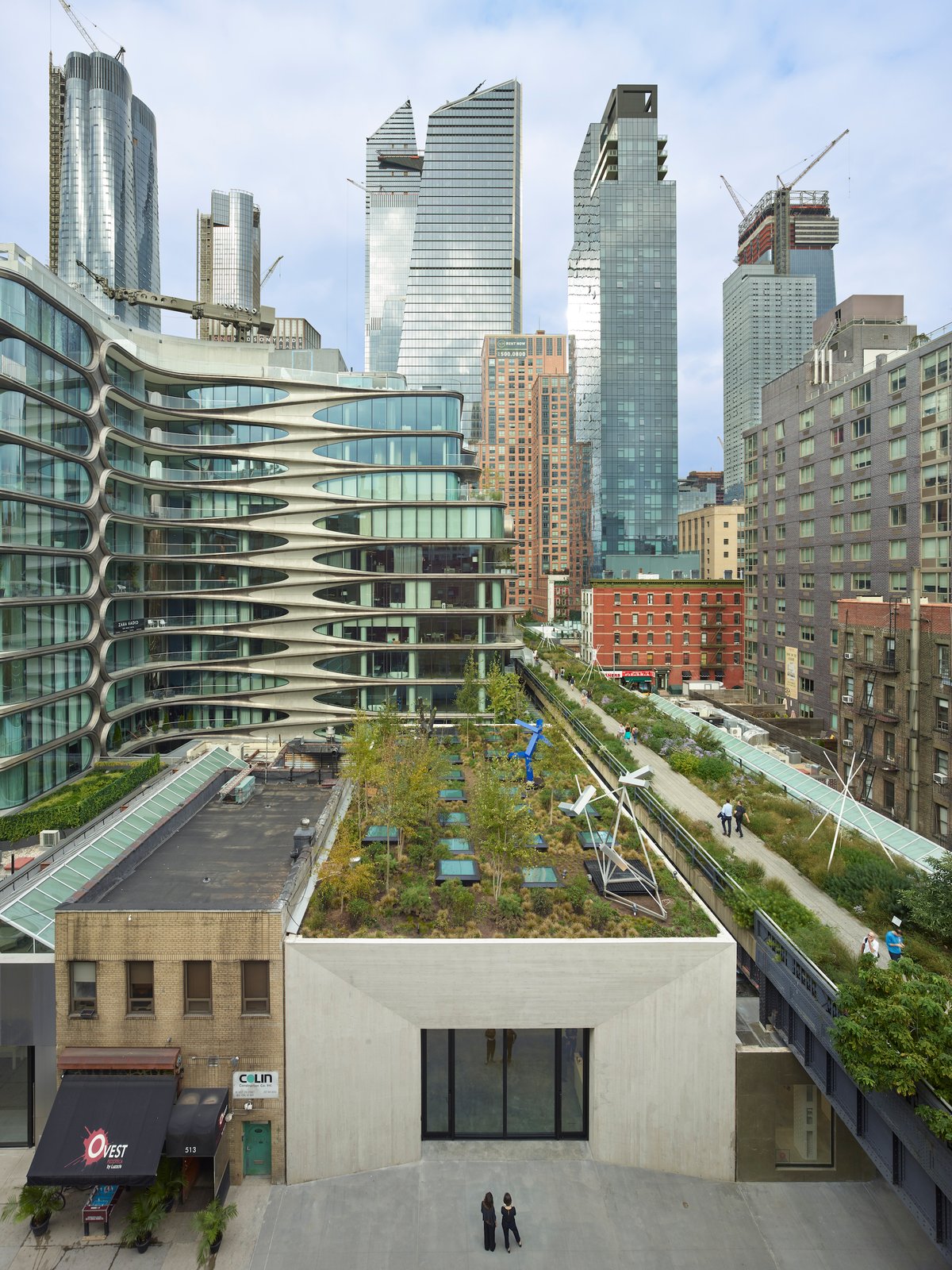 Aerial view of Kasmin's flagship location and rooftop sculpture garden, which is being expanded by more than 4,000 sq ft Roland Halbe