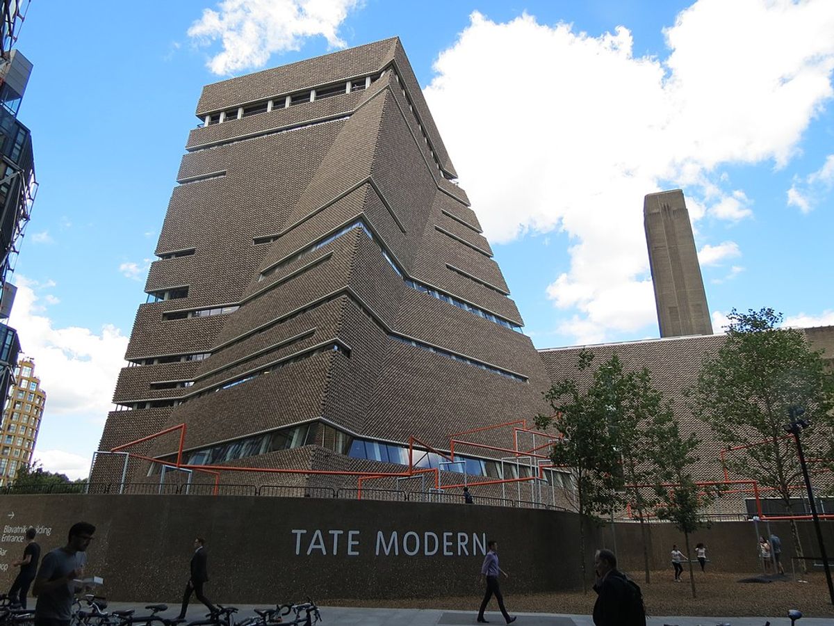 The child was thrown from the viewing platform on the top floor of Tate Modern's Blavatnik building © Wikimedia Commons