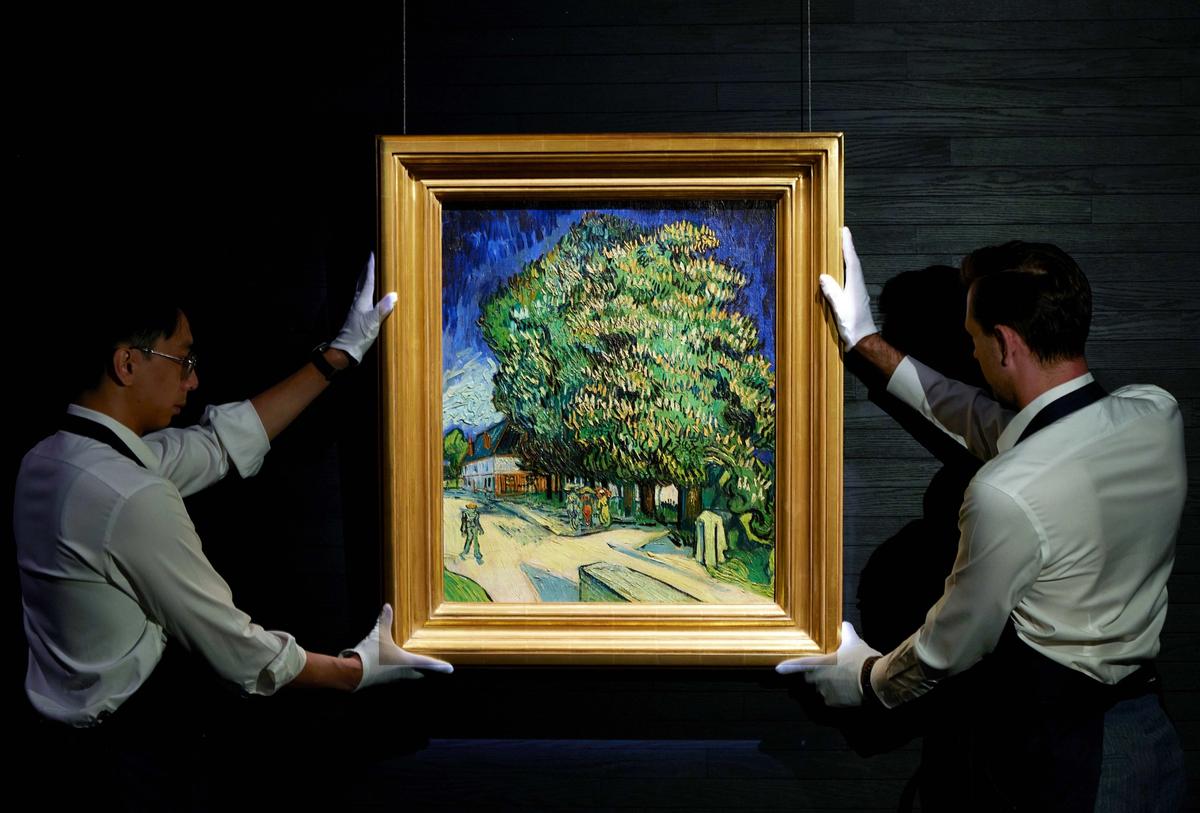 Van Gogh’s Blossoming Chestnut Trees (Châtaigniers en fleurs) (May 1890), on display at Sotheby’s Hong Kong (13-15 October)
Sotheby's