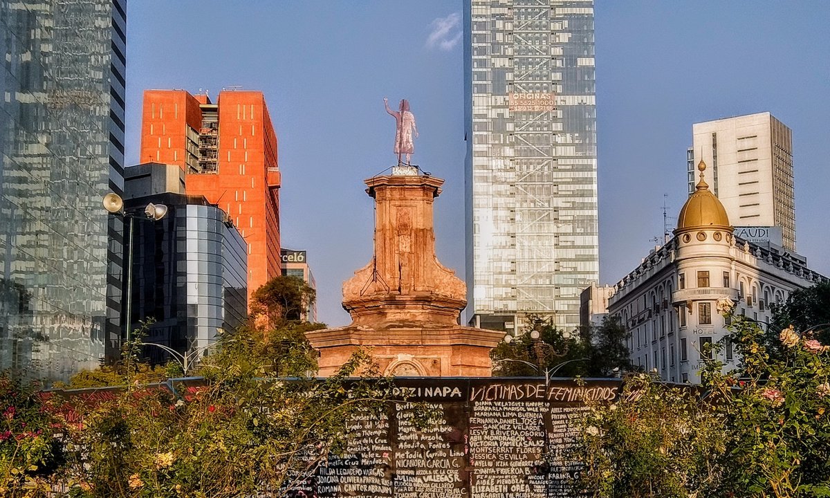 Outcry over Mexico City’s plan to replace guerrilla ‘anti-monument’ to victims of gender violence with replica of pre-hispanic statue Outcry over Mexico City’s plan to replace guerrilla ‘anti-monument’ to victims of gender violence with replica of pre-hispanic statue