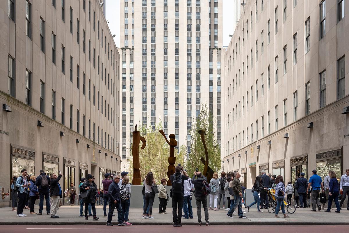 From left to right: Thaddeus Mosley's Illusory Progression (2020); True to Myth (2020); and Rhizogenic Rhythms (2020) Courtesy of the artist and Karma, New York