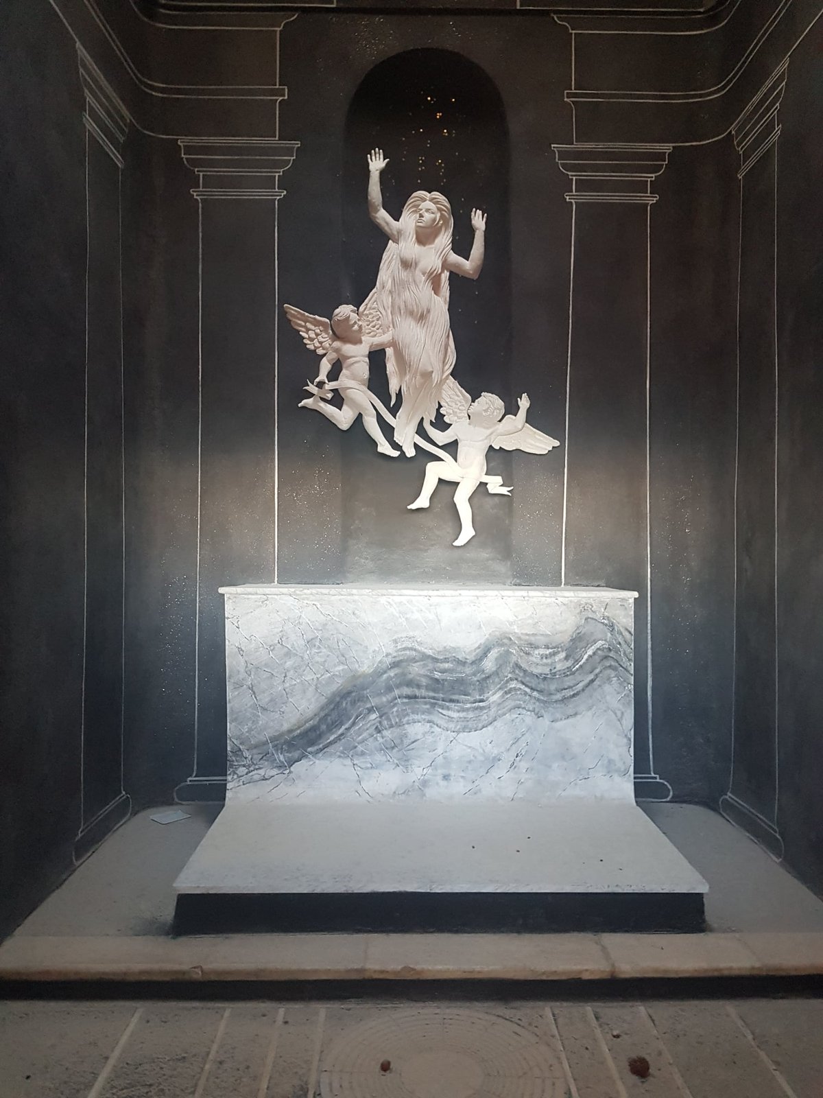 The statue of Mary Magdalene in the chapel of Saint Pilon in southeast France before it was destroyed © Les Saints de Provence/Facebook