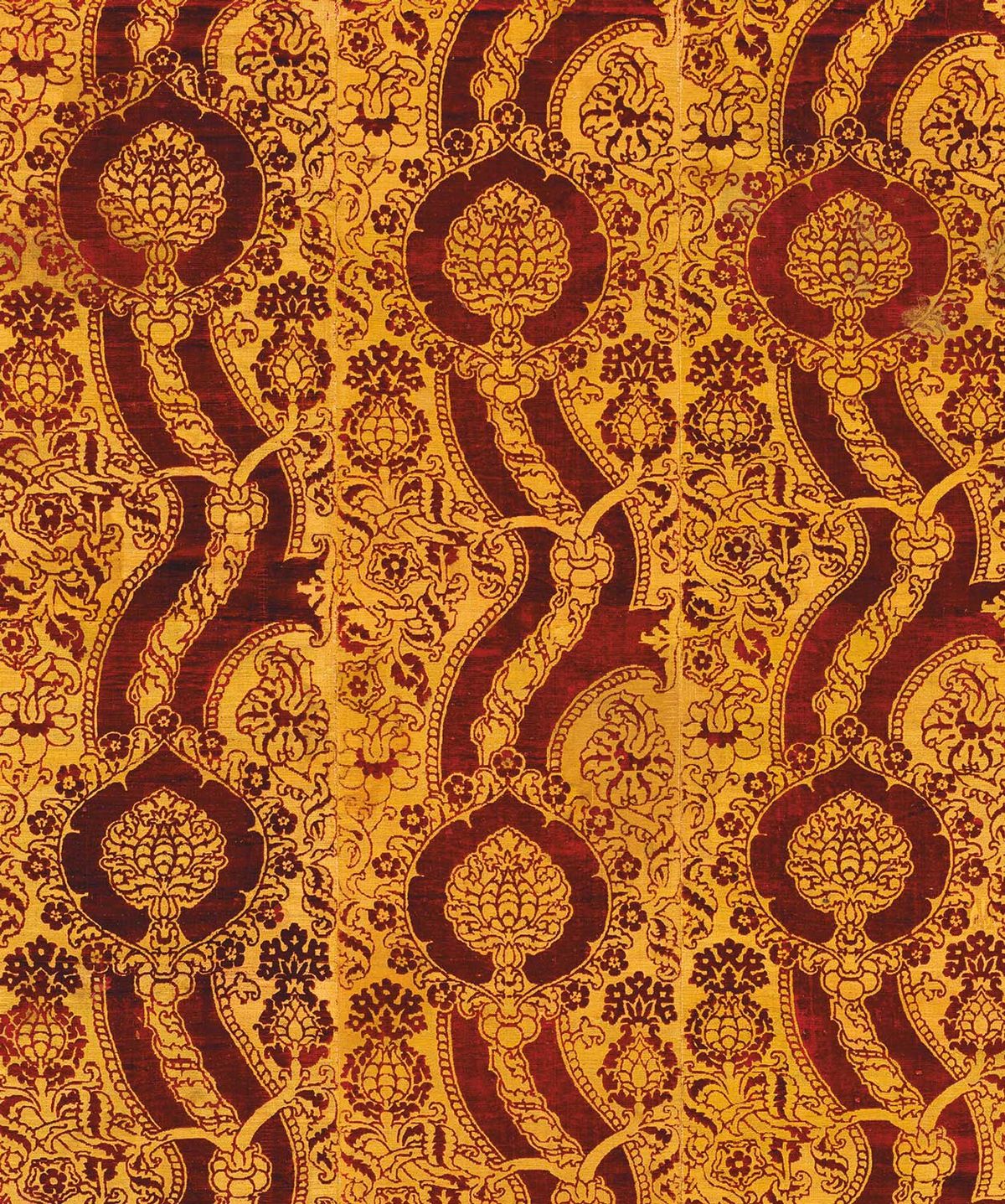 Furnishing textile (late 15th to mid 16th century),the Metropolitan Museum of Art, New York. Could this really be the inspiration for Henry VII’s Tudor Rose? © Victoria and Albert Museum, London