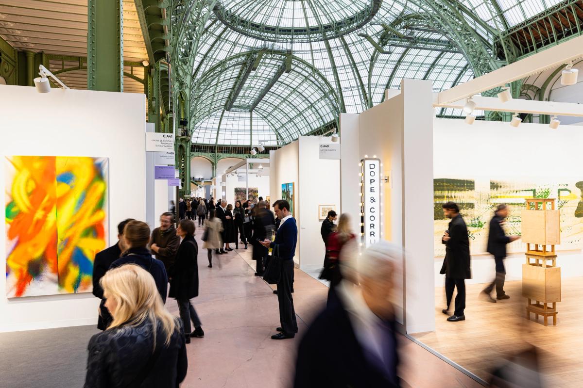Visitors to Art Basel Paris 2026

© Art Basel 