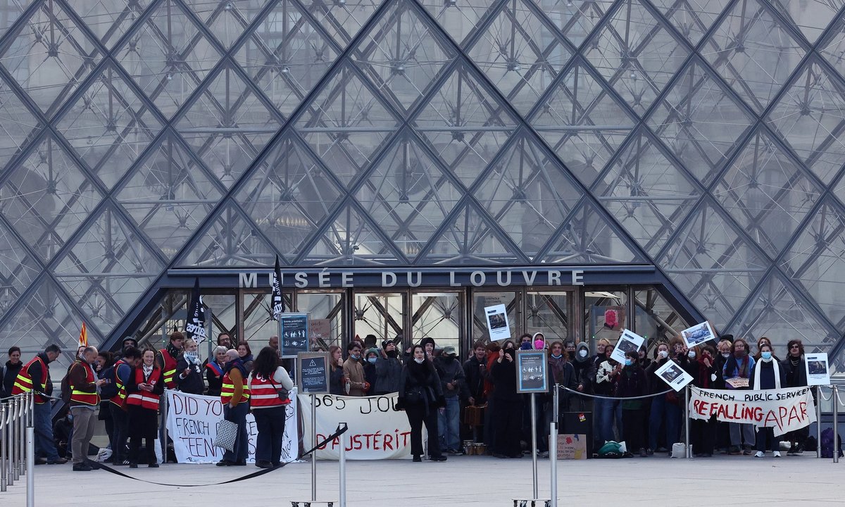 Paris'teki protestolar nedeniyle Louvre ve Orsay müzeleri dahil birçok kurum kapalı olacak