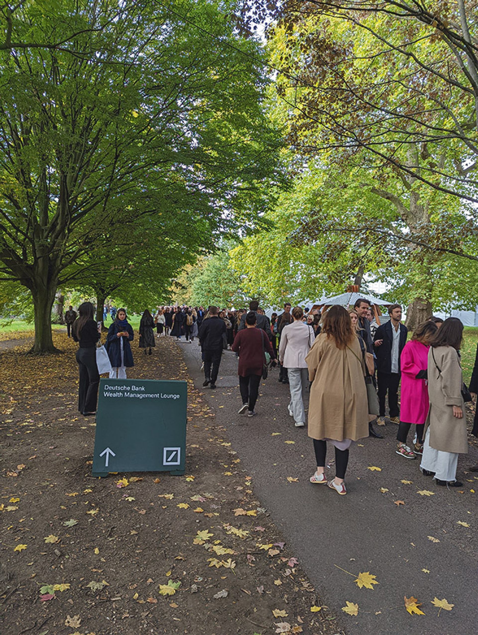 The line of visitors waiting to enter Frieze London’s preview stretched all the way down a path in Regent’s Park Lee Cheshire