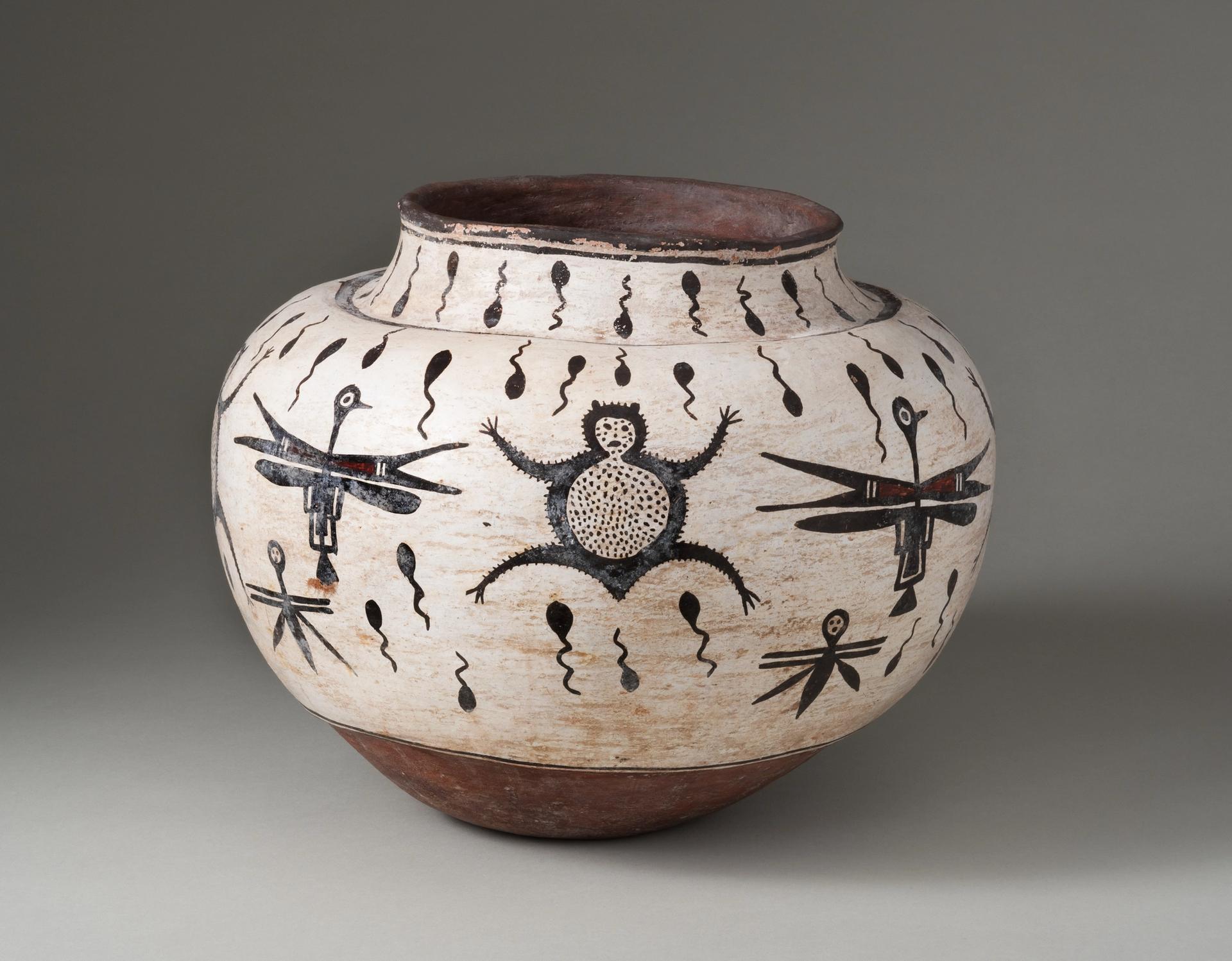 Zuni Pueblo, Olla (Water Jar) (around 1920). Probably by Catalina Zunie. Courtesy The Barnes Foundation, Philadelphia. 