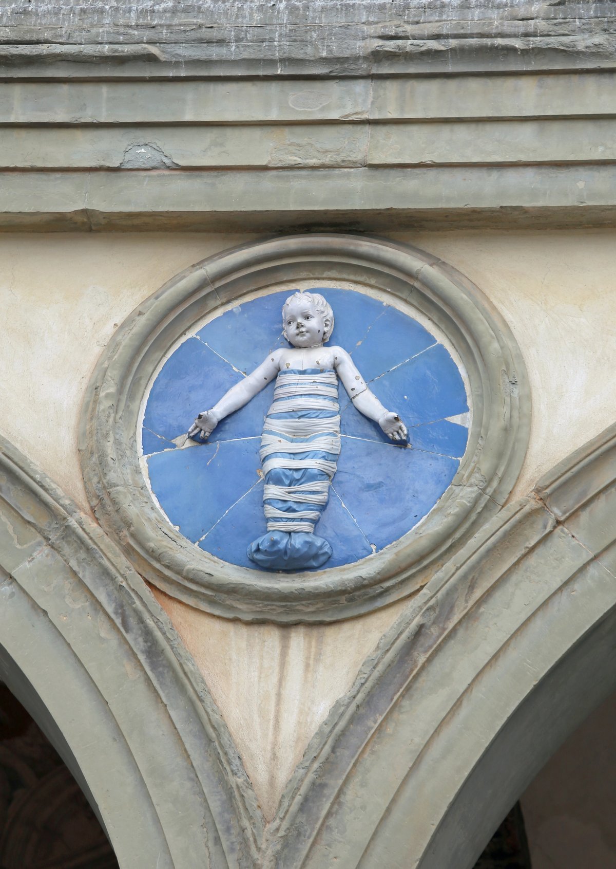 Terracotta bas-relief bambini by Andrea della Robbia have become the emblem of the Ospedale degli Innocenti
Photo: © 2025 ChiccoDodiFC FotoOk.it