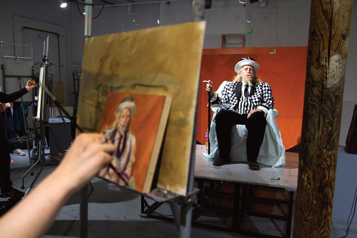 ‘The costumes no longer fit’: Oelkers, here posing for students at the New York Academy of Art, has been relying on food handouts from friends to survive and shops for groceries at dollar stores © Monica Hunter-Hart