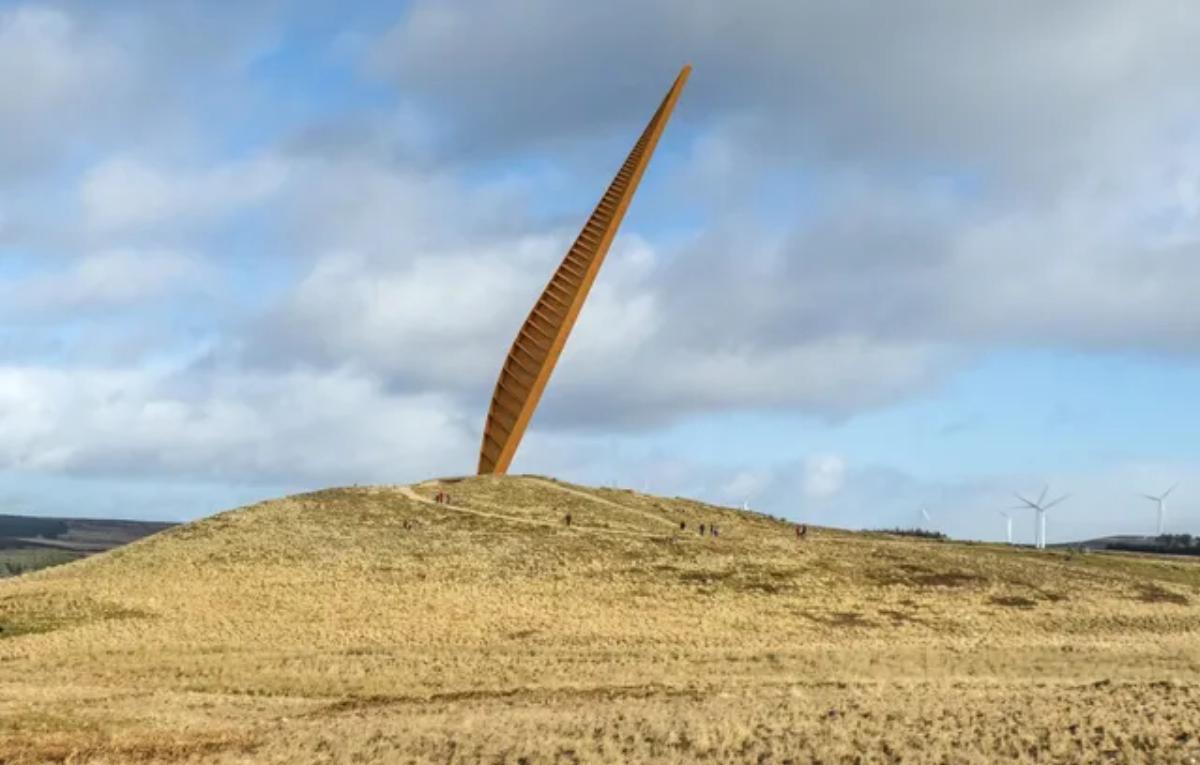 Simon Hitchens's Ascendant: the Elizabeth Landmark
Courtesy of Simon Hitchens