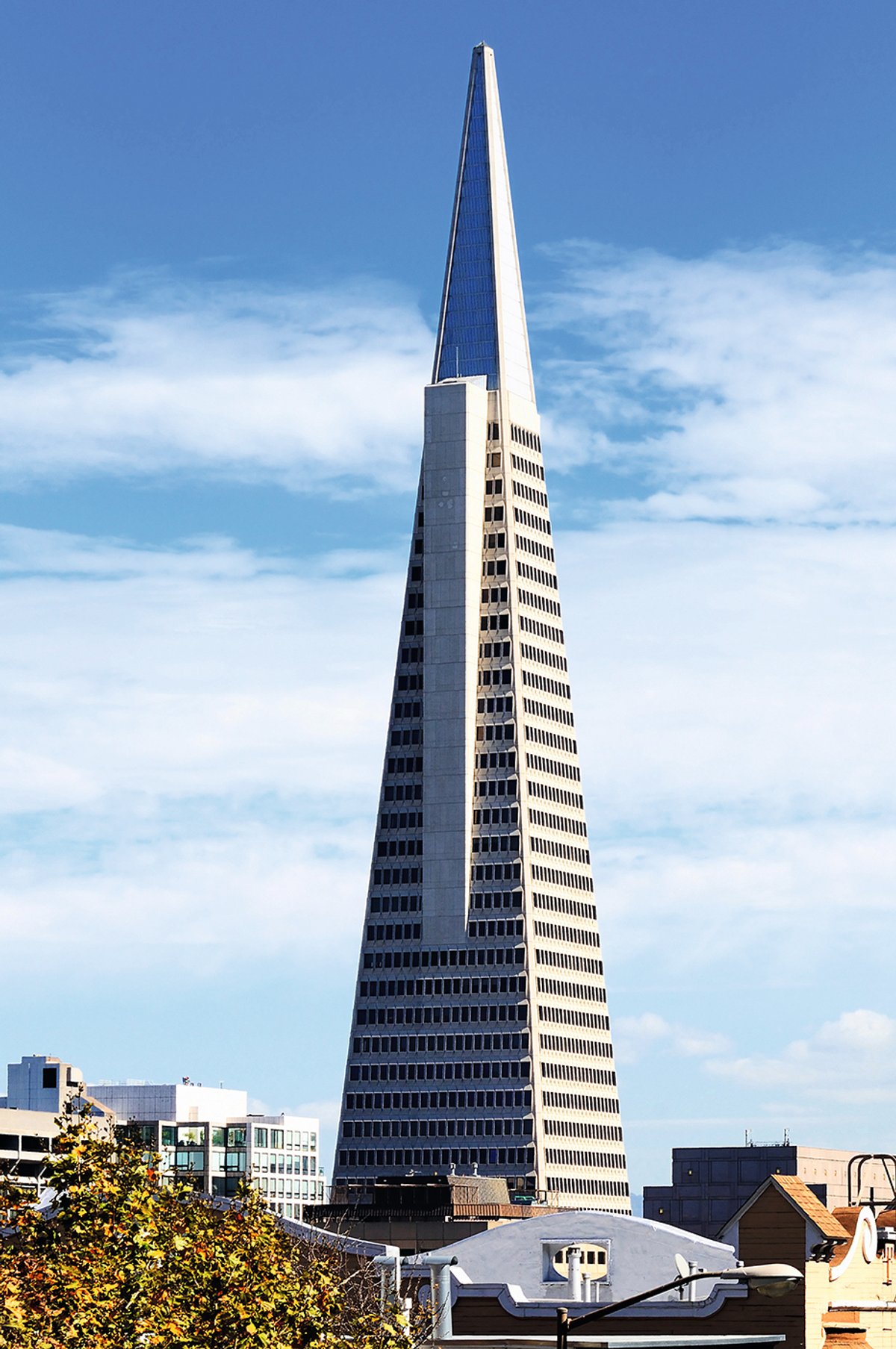 The Transamerica Pyramid Center hosts the inaugural programme of the newly nomadic Institute of Contemporary Art San Francisco Barbara Ash/Alamy Stock Photo