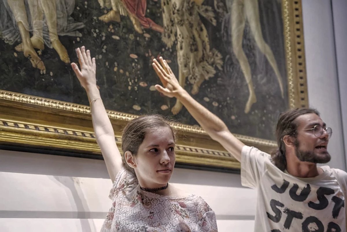 After protesting at the premiere of Madam Butterfly at the Puccini festival in Tuscany, Ultima Generazione moved on to the Gallerie degli Uffizi.