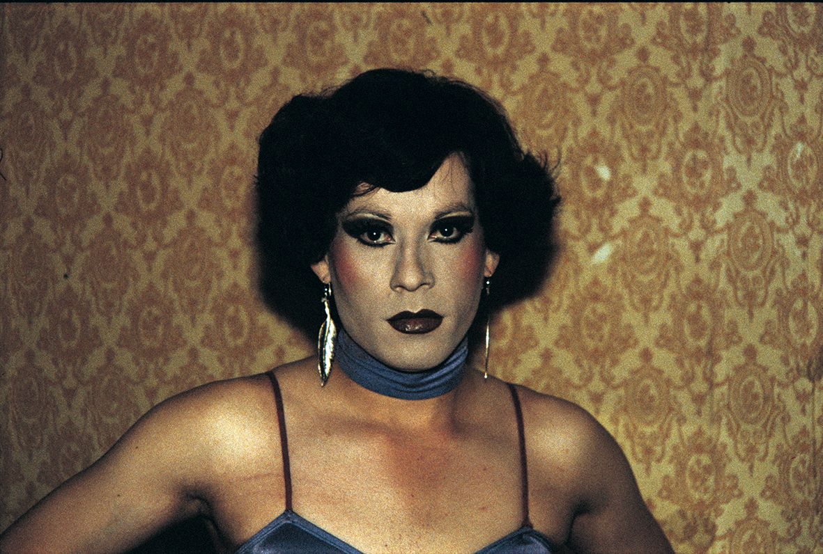 Paz Errázuriz, Evelyn, La Palmera, Santiago/Evelyn, La Palmera, Santiago from the series Manzana de Adáncolor [Adam's Apple colour], 1983

© Paz Errázuriz. Colecciones Fundación MAPFR